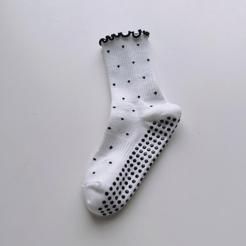Dot Pattern Yoga Socks - Suitable for Children's Indoor Fitness Exercises and Pilates - Mid-calf Socks with Anti-slip Lace On The Bottom.