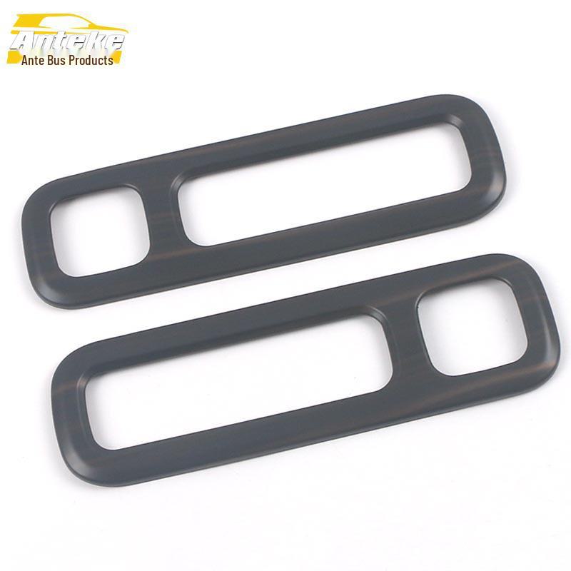 

Рамка лампы для чтения Ideal 20 ONE в среднем ряду и наклейка на крышку лампы центрального управления