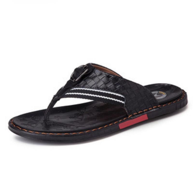 Summer 2023 Men's Leather Flip-flops, Fashionable, Breathable, Feet Clipped, Korean Version, Wearing Sandals Outside The Beach