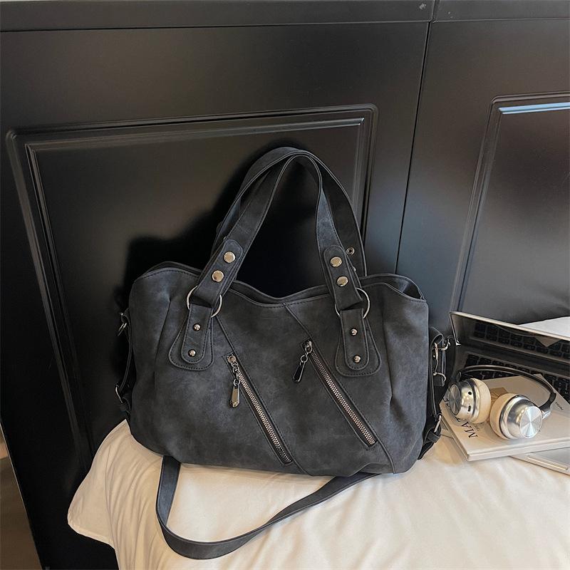 

High value bag women s 2025 new trendy short trip shoulder bag large capacity tote bag messenger bag