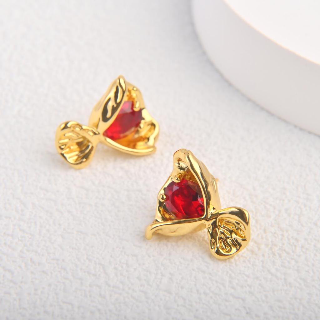 Retro French Pleated Zircon Stud Earrings - Elegant Palace Style for Women