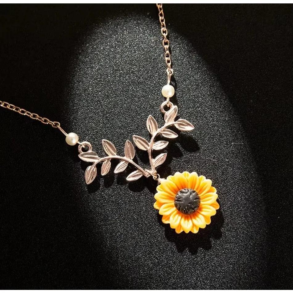 1 Pcs Pearl New Creative Sunflower Pendant Necklaces Vintage Fashion Daily Jewelry Temperament Cute Sweater Necklaces for Women