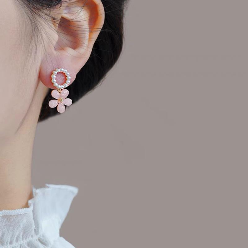 Schatzmädchen: Elegante florale Ohrstecker - Inspiriert von Korea & Japan, frisches und süßes Design für Damen