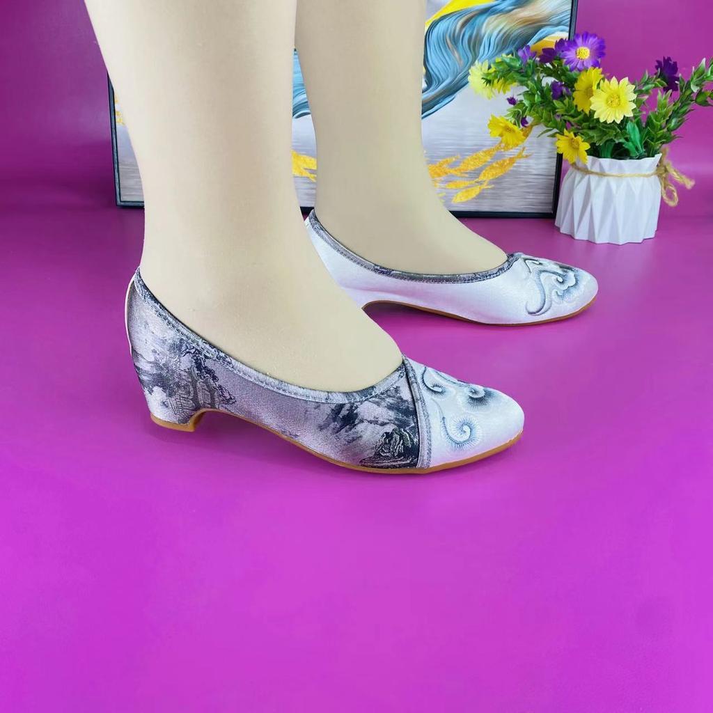  zapatos de mujer women fashion golden floral high quality square heel shoes lady retro comfort embroidery shoes ab326