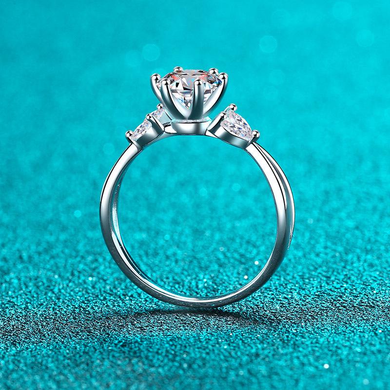 Raffinato Anello Nuziale in Argento Sterling S925 con Moissanite Floreale per Donna - 1 Carato, Design Semplice ed Elegante