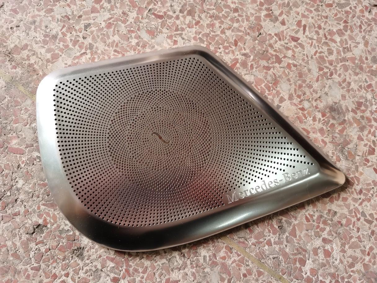 

Комплект чехла, кольца и декоративного кольца для динамика Viano Custom Fit серебряный