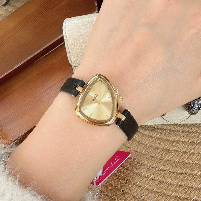 Copper Shell Niche Design Sense Irregular Triangular Women'S Watch Simple Fashion Quartz Watch