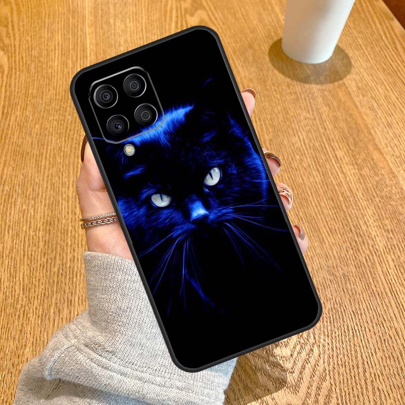 Black Cat Staring Eye For Samsung Galaxy M32 M52 M13 M33 M53 M56 M36 M16 M31 M11 M12 M35 M55 M15 M14 M54 M06 Case