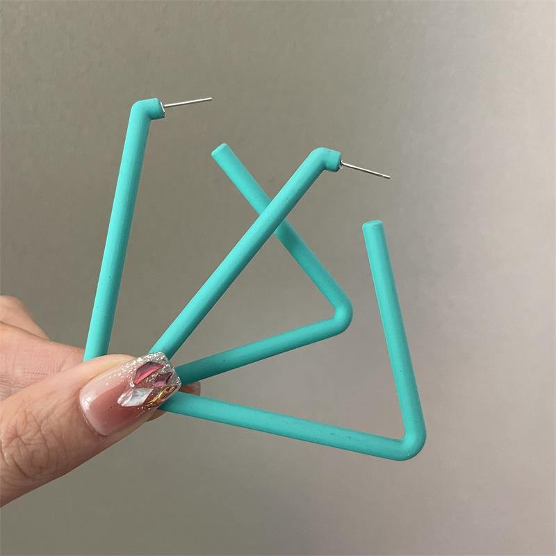 New Color-expanding Triangular Rubber Paint Texture Personalized Earrings for Women