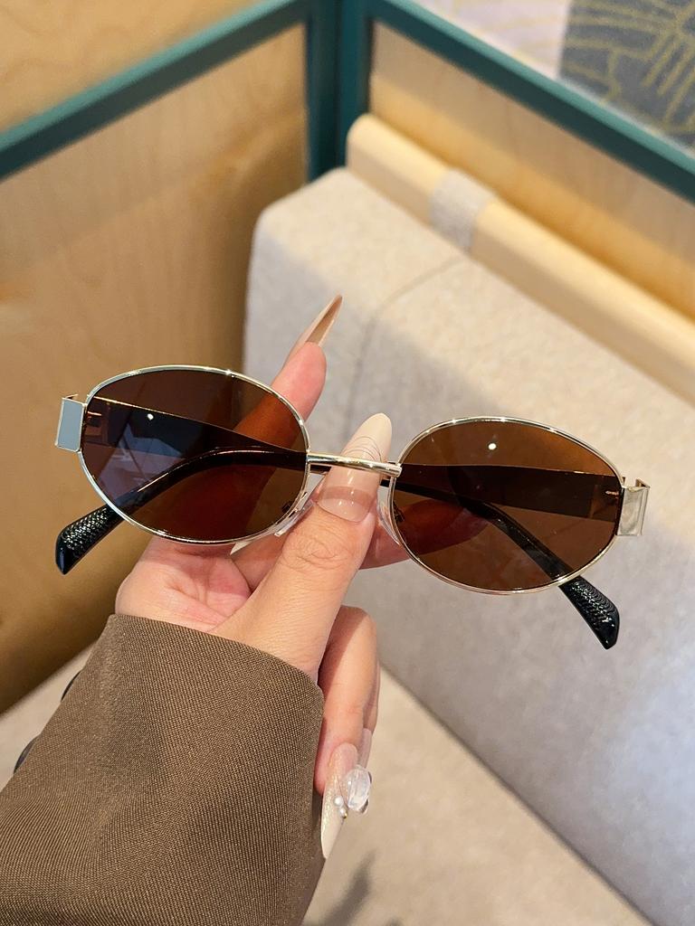 1Pc Fashionable Metal Oval Frame Glasses Retro Style Casual Decorative Eyewear for Daily Wear