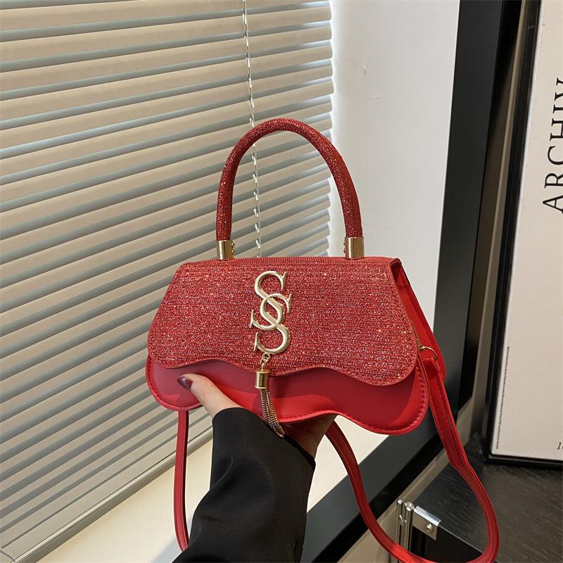 Trend Retro Design Sense Spring New Fashion Popular Shoulder Messenger Bag Texture Portable Small Square Bag Women