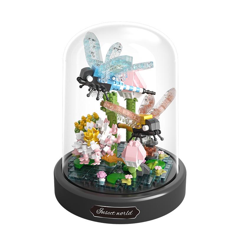 Creactive Mini particles with dust cover toy building blocks Bee butterfly Dragonfly Mantis  insect series desktop decoration