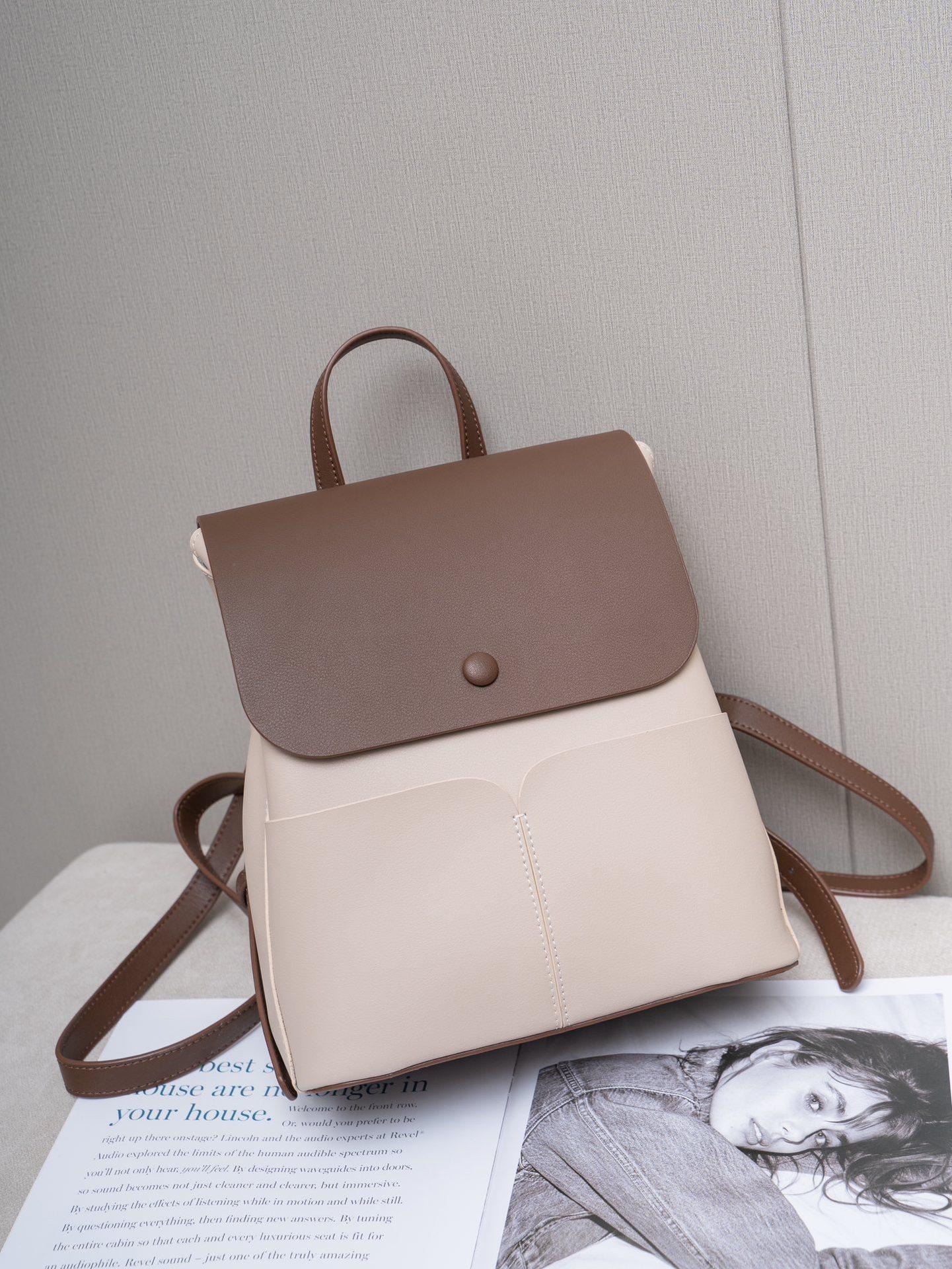 

Кожаный рюкзак из коровьей кожи контрастного цвета, женский повседневный модный новый рюкзак, простой дорожный рюкзак для поездок на работу, школьная сумка-рюкзак 26*12*23cm