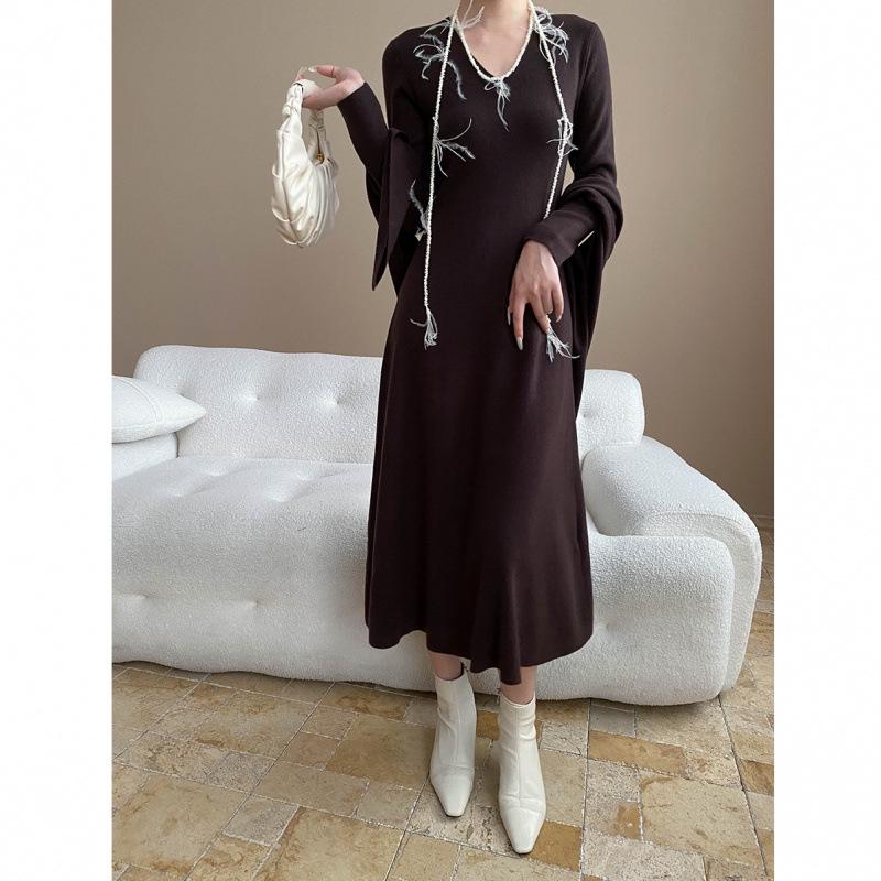 

7736 Autumn Knitted Dress & Shawl Set - Slim, Elegant, and Flattering for a Chic Look Large коричневый