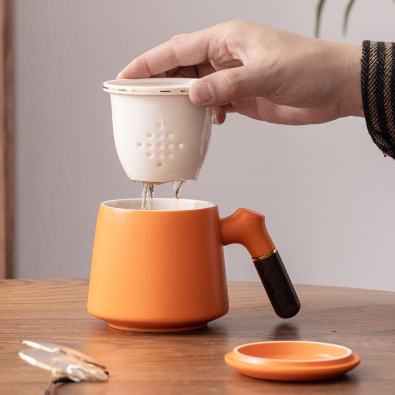 Chinese Style Ceramic Cup Gift Set with Lid and Wooden Handle - Three-Piece Tea Cup with Filter