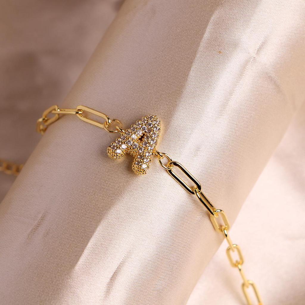 Gold-Plated Copper Chain Bracelet with Zircon and Adjustable Paperclip Design - Personalized 26-Letter English Bubble.