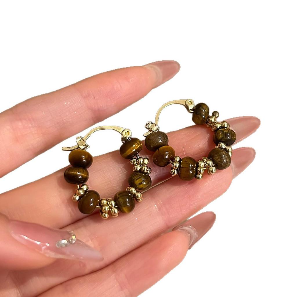Elegant Retro Coffee Stud Earrings for Women - 2026 New Style, Versatile Autumn/Winter Accessory