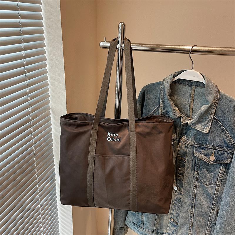 

Casual simple large-capacity canvas bag women s new fashionable versatile shoulder tote bag class bag
