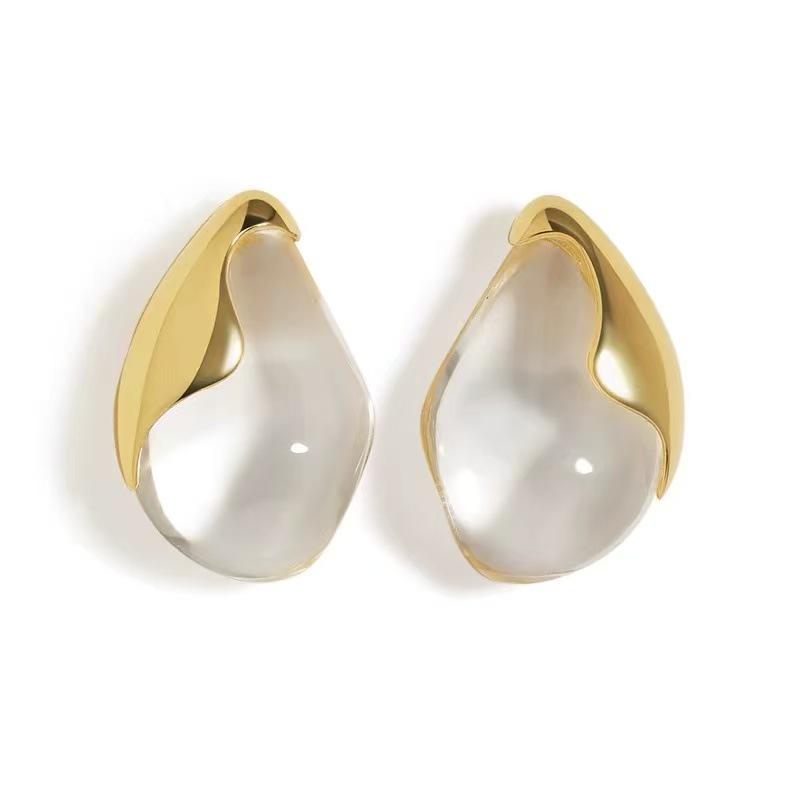 

2025 New Style White Crystal Pendant Necklace for Women - Braided Rope Clavicle Chain, High-End Chinese Sweater Accessory.