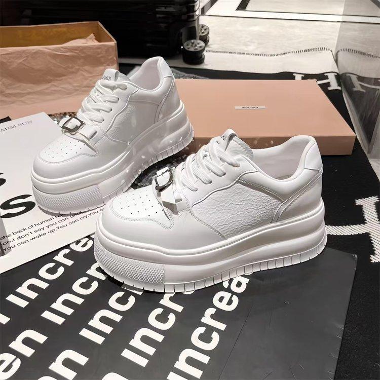 Thick-soled spring new heightening and lightweight small muffin casual sports shoes