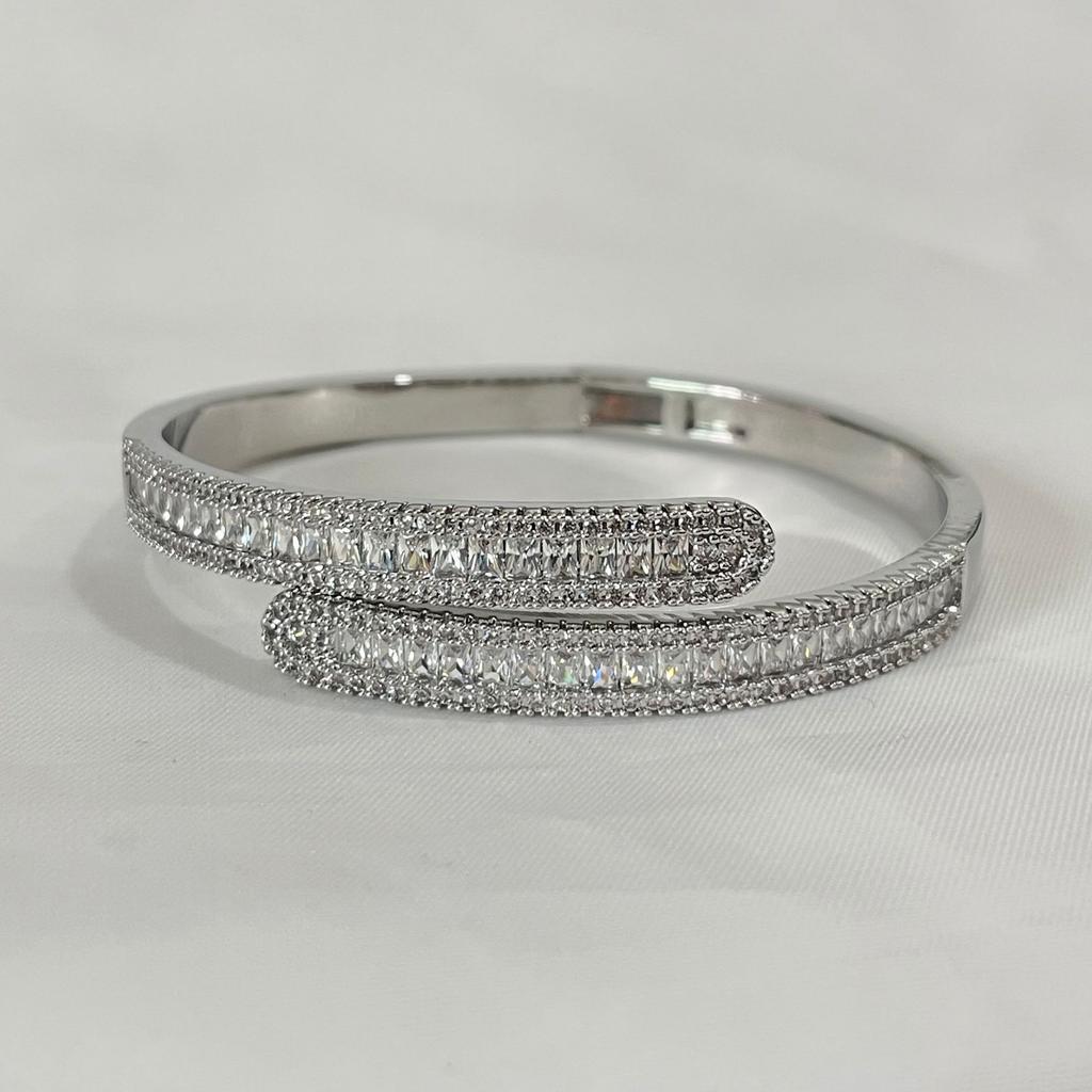 Open-cut Women's High-end Quality Design Accessory Bracelet