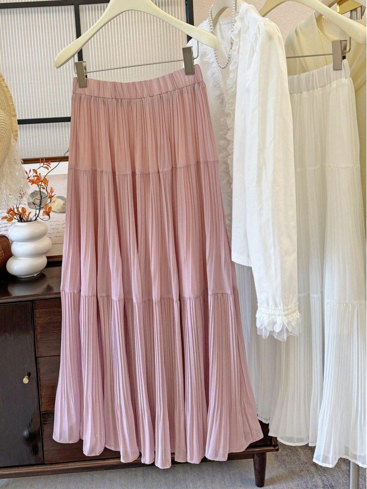Gentle Wind High-Waisted Slimming Pleated Skirt for Women: Early Spring 2026, Loose Fit, Versatile, Long Hem.