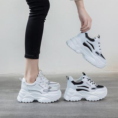 Damen neue atmungsaktive Low-Top Casual kleine weiße Schuhe vielseitige dicksohlige innen höhenerhöhende Damenschuhe