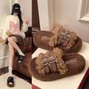 Plüschige Hausschuhe mit dickem Boden für Damen-Oberbekleidung 2025 neu Gürtelschnalle Herbst und Winter Retro Ein-Wort-Slipper Weichboden-Baumwoll-Slipper für Damen