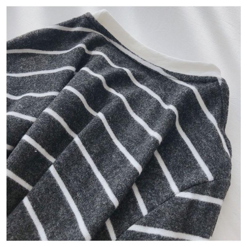 Striped Long-sleeved Round Neck Women's Spring and Autumn New Design Loose Bottoming Shirt