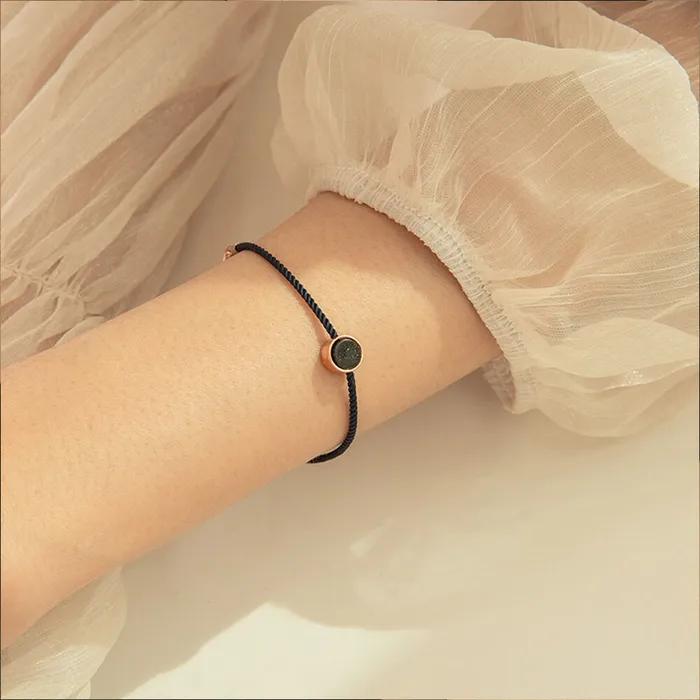 ROUND THREAD BRACELET