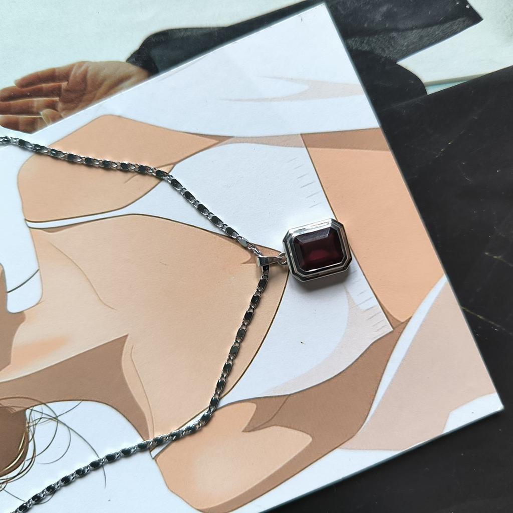 Silver Pendant with Garnet Nano 2.625ct (60002198)