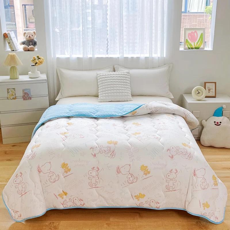 Snoopy Winter Dot Quilt