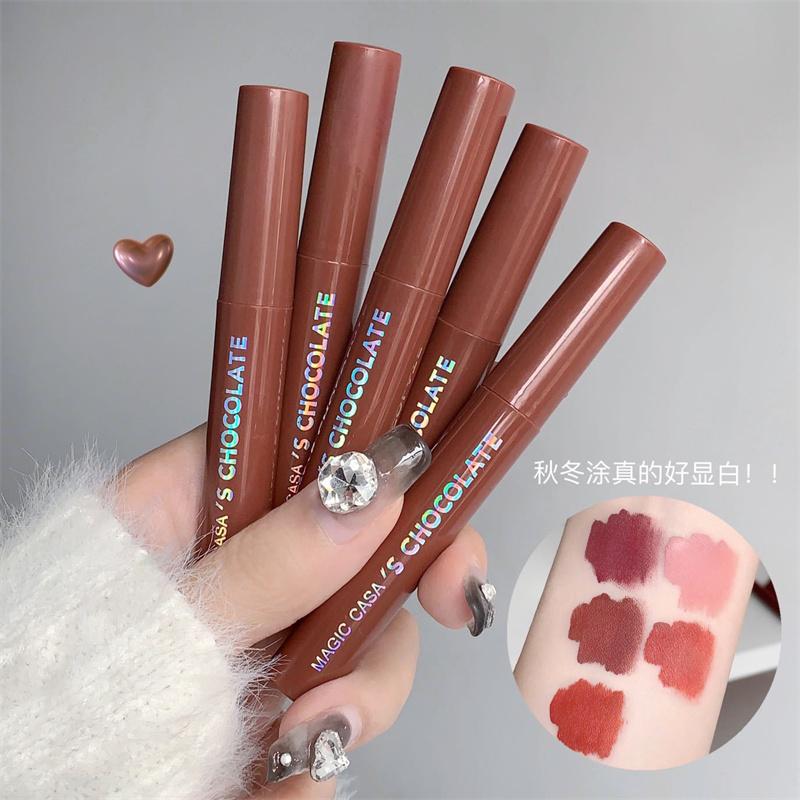 Set di cinque lucidalabbra color cioccolato Rossetto opaco opaco a lunga tenuta Adatto per studentesse