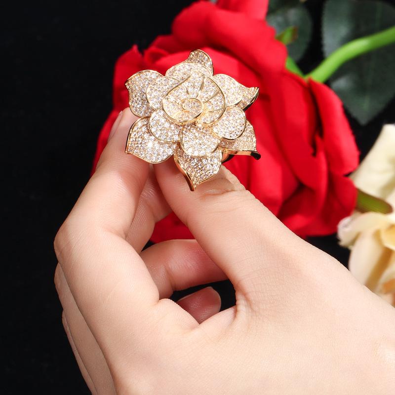 J0091 Popular Ring Ring Jewelry, Slightly Set Zircon Flower Ring Elegance