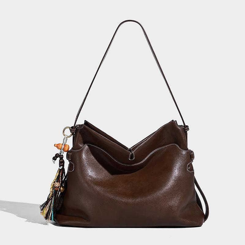 Niche design fashionable large-capacity shoulder bag for women, 2025 new winter large-capacity commuter tote bag