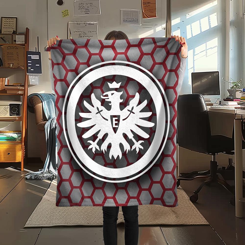 1 STuks Frankfurt Voetbal Print Flanellen Deken, Hoge Kwaliteit Alle Seizoenen, Woondecoratie, Warmte en Comfort, Perfect voor Kerstcadeaus