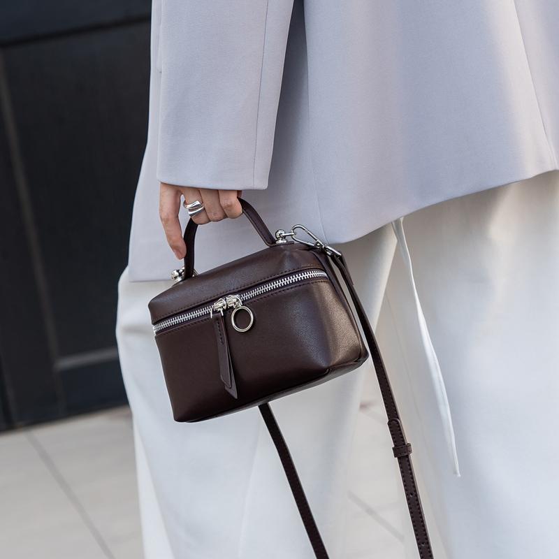 2026 New Genuine Leather Women Bowling Tote Bag Soft Cowhide Leather Commute Shoulder Crossbody Bag Luxury Designer Handbags