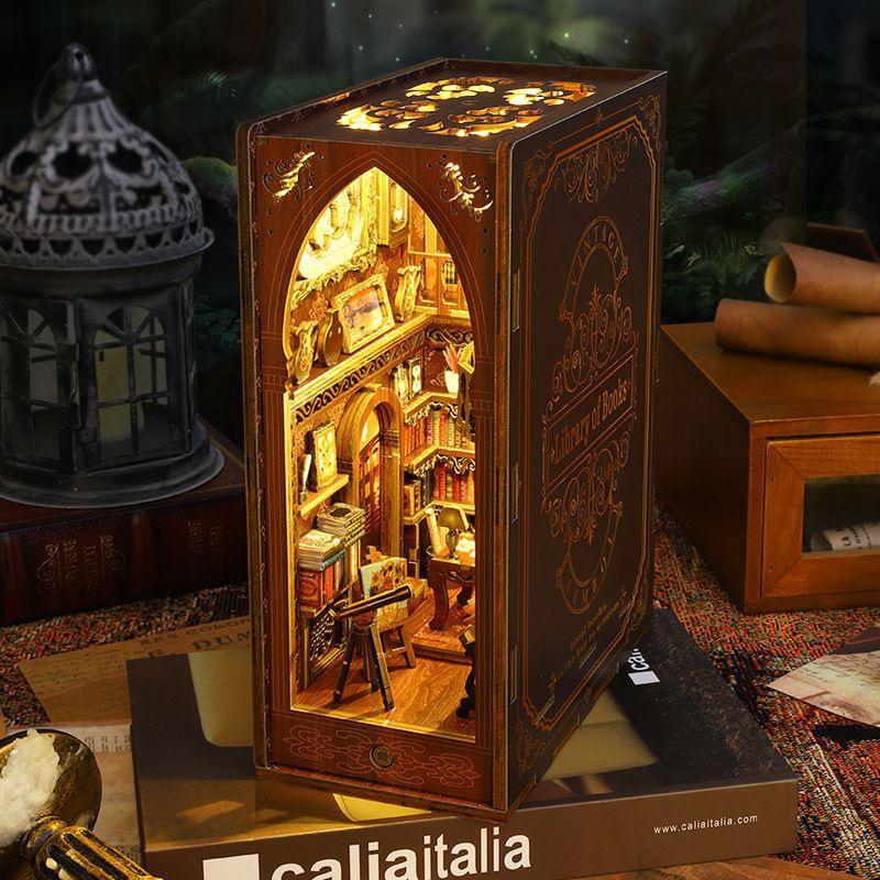 Handmade Retro 3D Stereoscopic Induction Light Book Holder Model