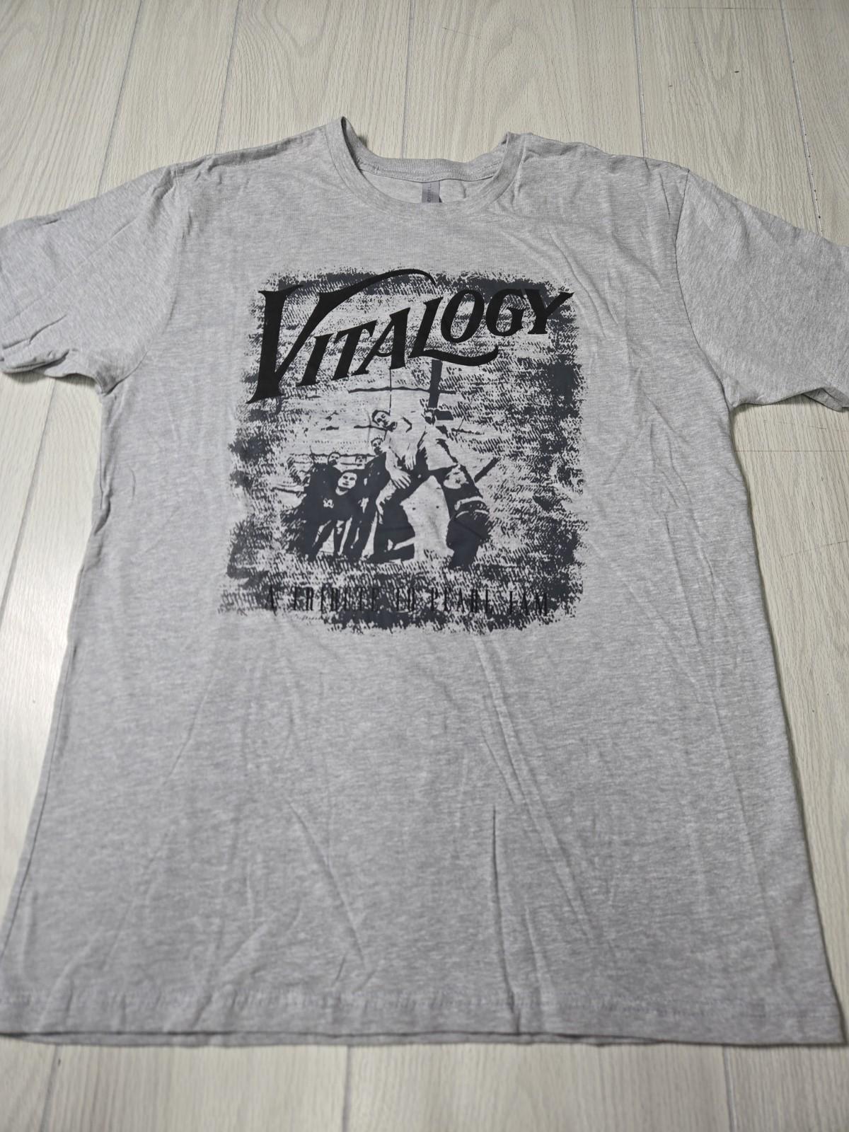 Vitalogy A Tribute To Pearl Jam Shirt Large Tribute Band Graphic Eddie Vedder Unisex T-Shirt M