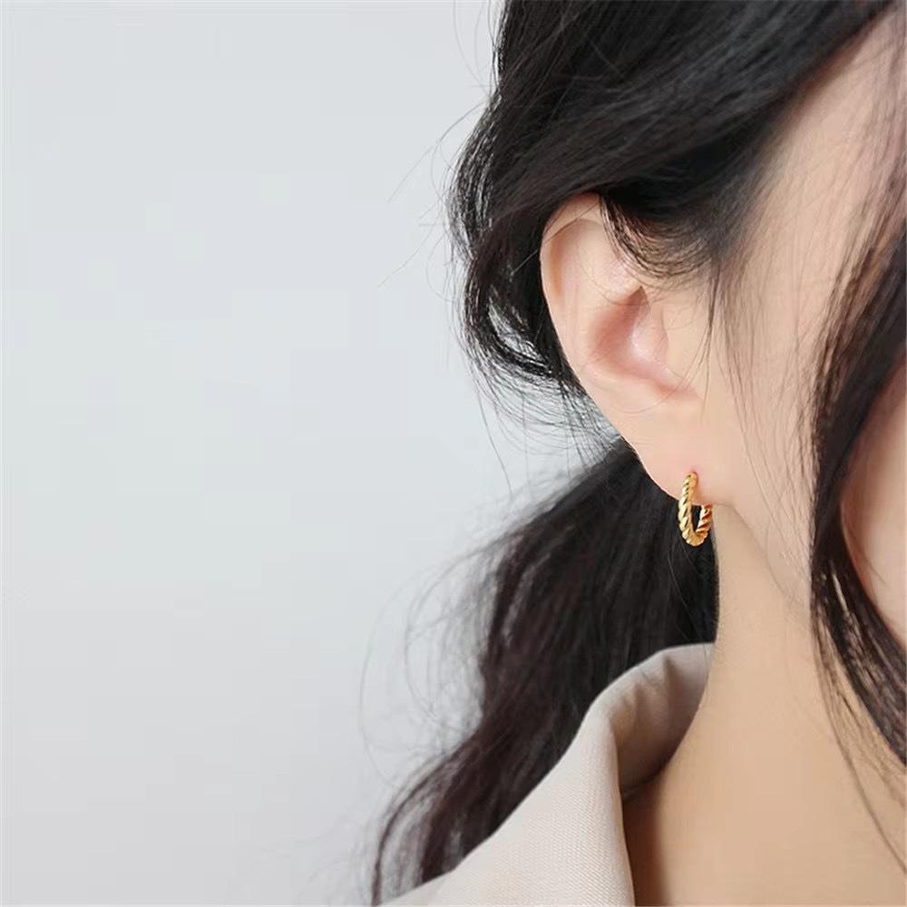 S925 Sterling Silver Twisted Rope Hoop Earrings: European & American Simple Fashion for Women. 925 Silver золотой