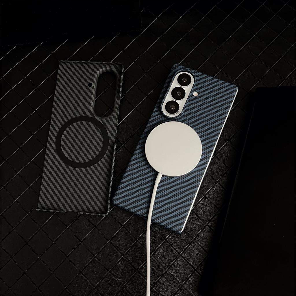 For Samsung Galaxy Z Fold7 5G Magnetic Case Carbon Fiber Texture PC Phone Cover with Screen Protector