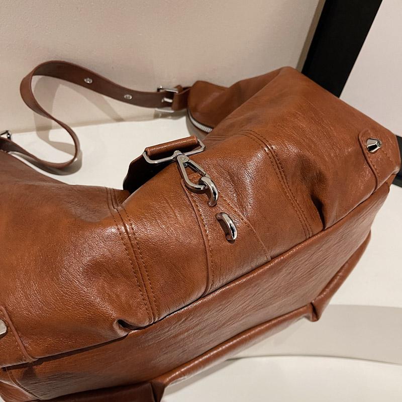 PU Hobo Bag Women's Fashion Shoulder Tote with Star Detail Buckle Closure Large Capacity Daily Handbag