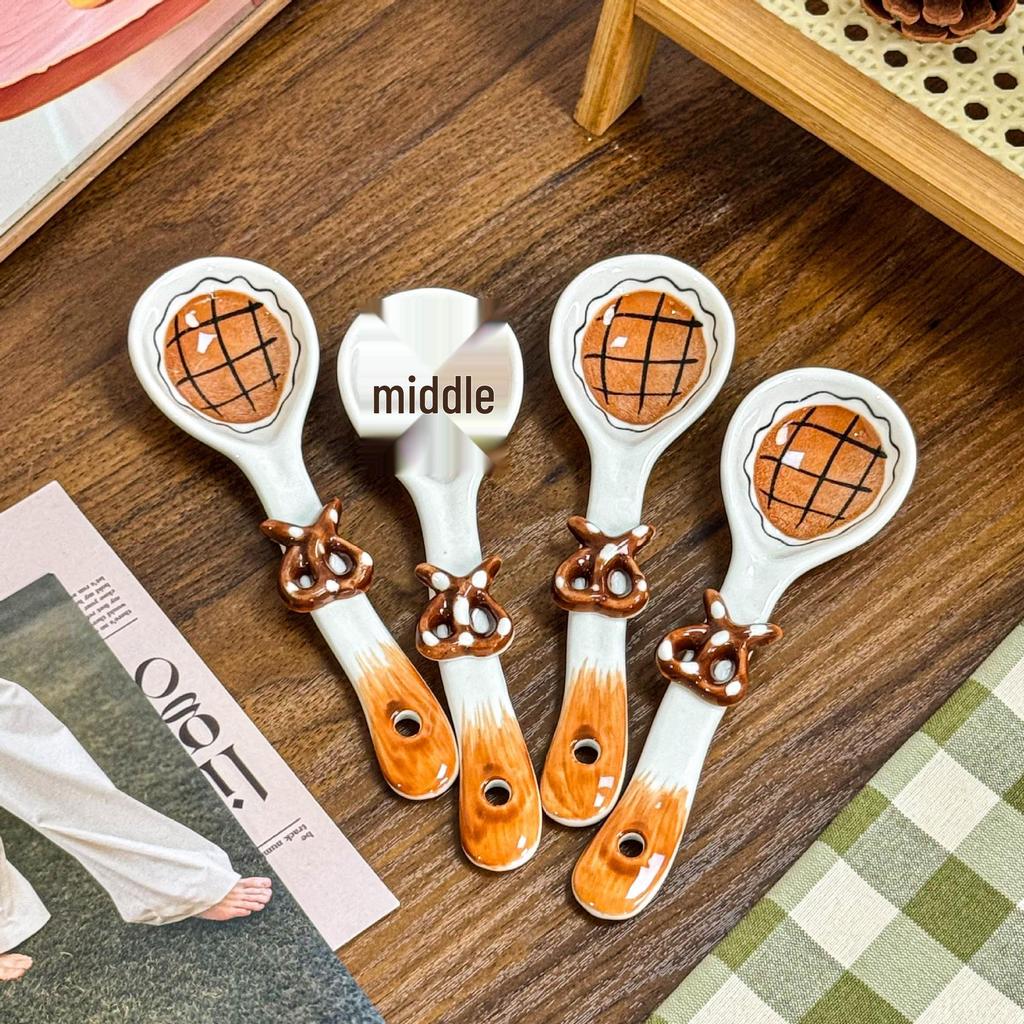 Long-Handled Ceramic Soup and Dessert Spoon Set: Cute, High-Value Spoons for Ice Cream and Coffee.