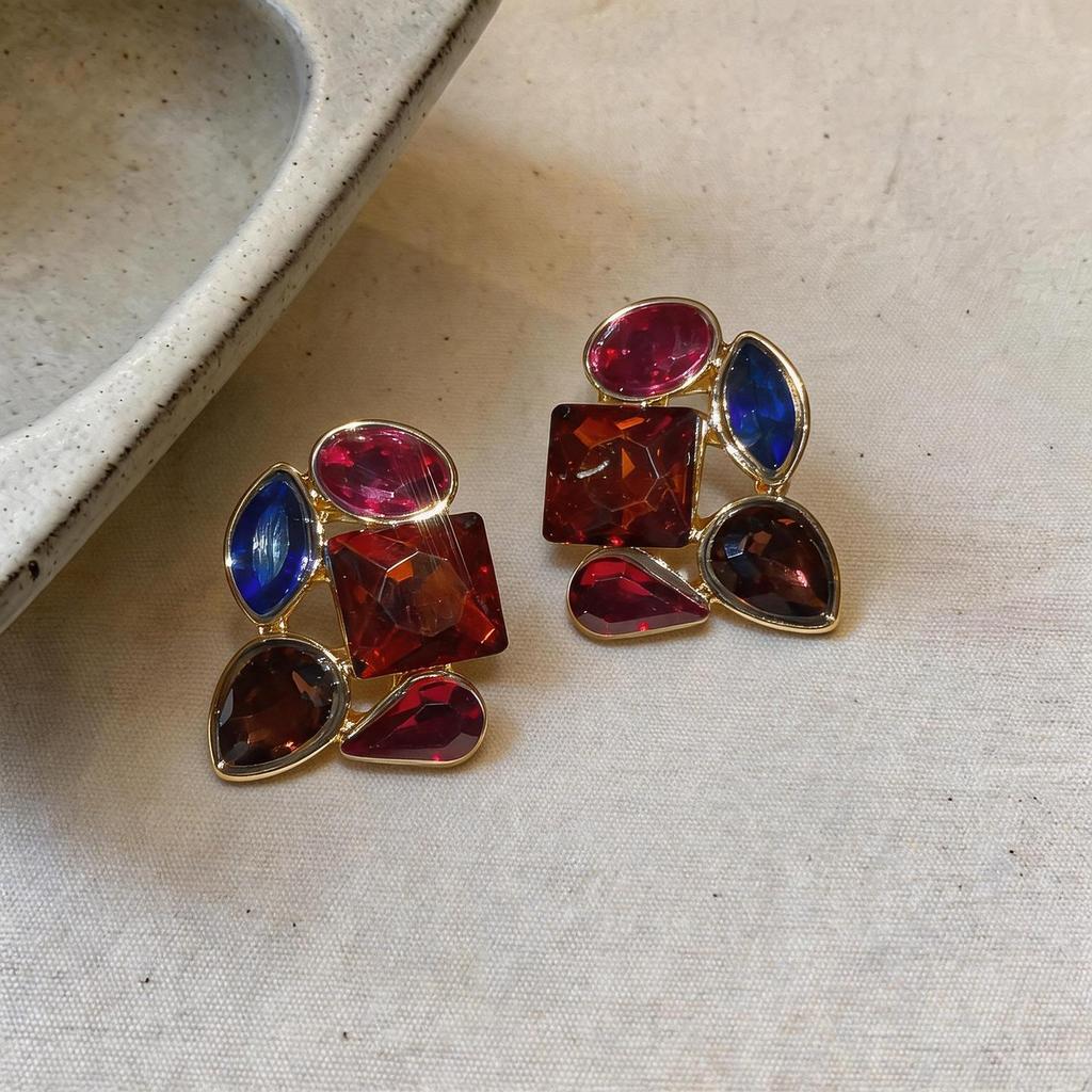 Silver Needle Vintage Diamond-Encrusted Water Drop Square Stud Earrings - Retro Geometric Light Luxury Earrings for Women