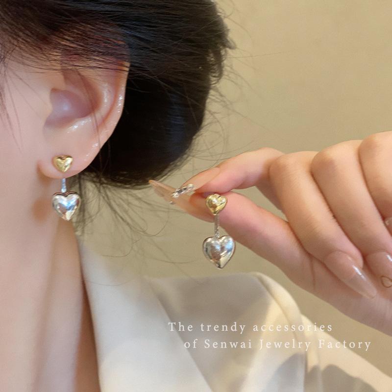 A pair of metal love earrings for women, cold wind niche design commuter earrings, autumn and winter fashion versatile earrings