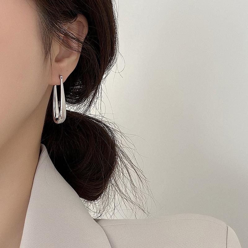 Korean Style Elegant Long Oval Metal Earrings - Versatile and Trendy