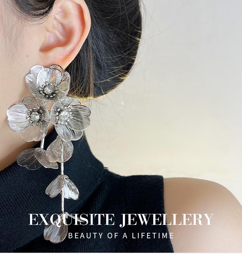 Złote kolczyki z frędzlami i kwiatami: Wysokiej klasy srebro próby 925 w stylu retro dla kobiet