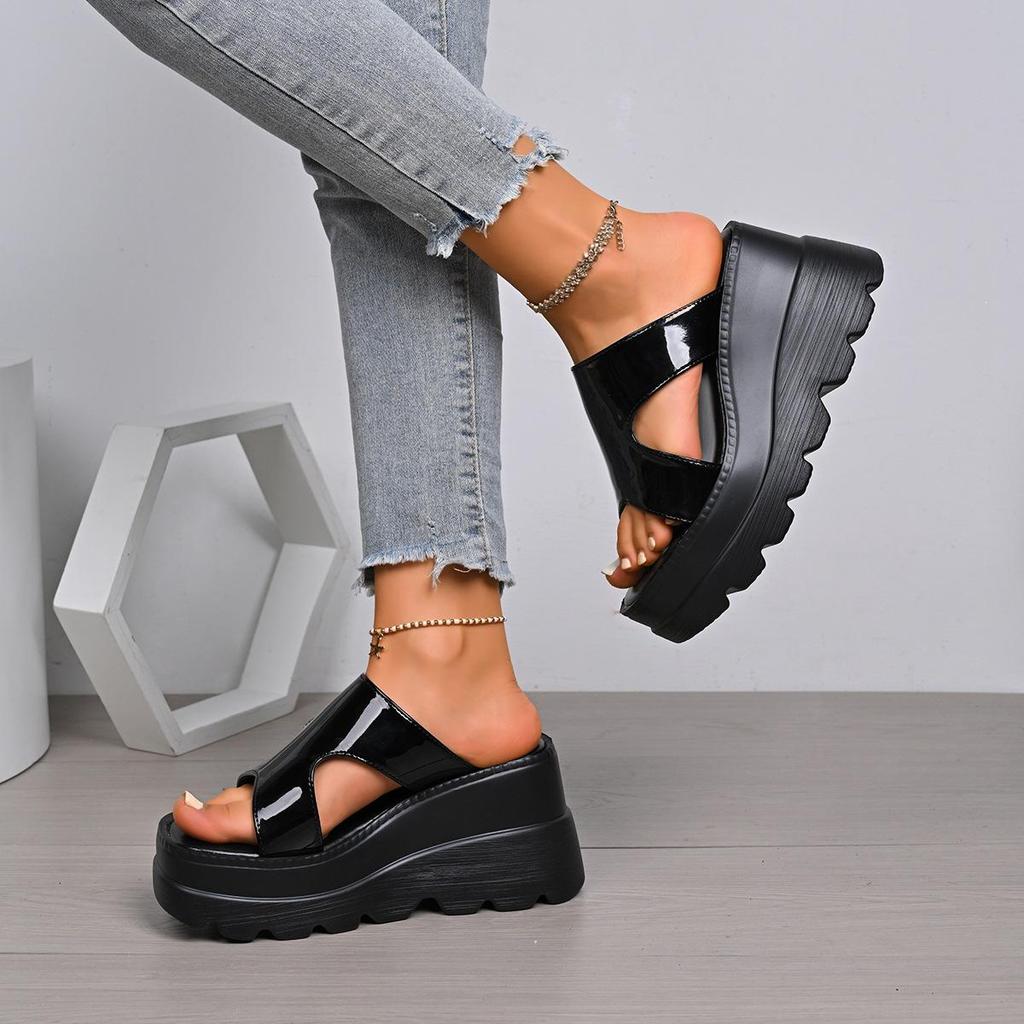 2026 Plus Size Women's Thick-Soled Wedge Fashion Slippers