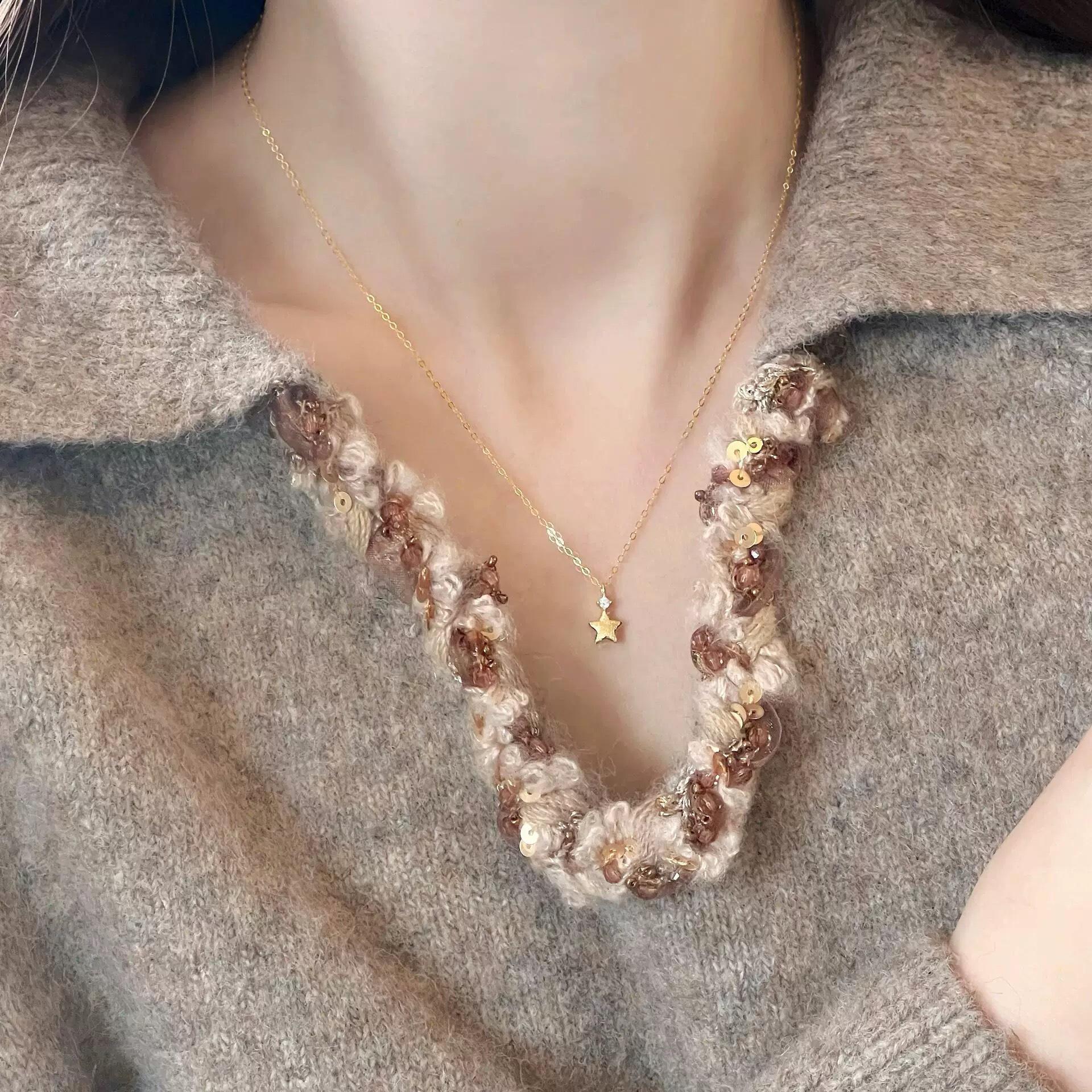 

Елегантне блискуче зіркове кольє з діамантами - Жіночий дизайнерський ланцюжок на ключицю з високоякісною, простою естетикою золотий