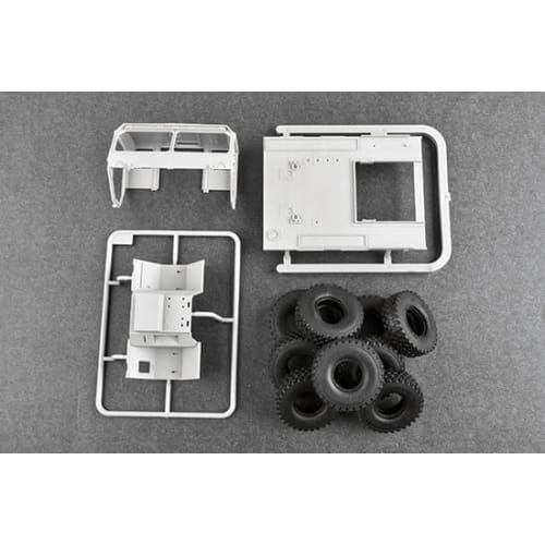 Trumpeter 1/35 scale US Army HEMTT M984A2 Heavy Tow Truck Plastic Model 01083